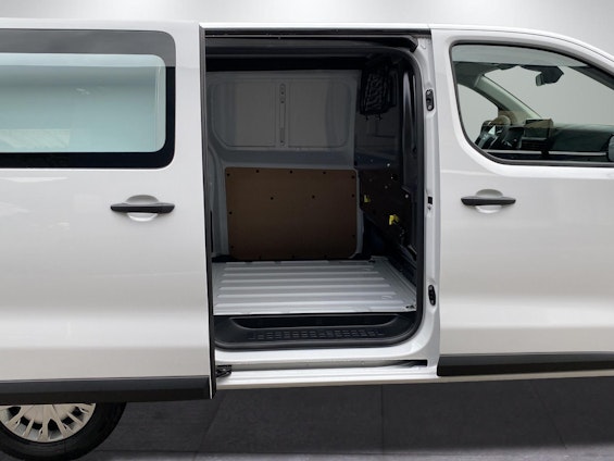 Vehicle image 10 Vehicle image 10