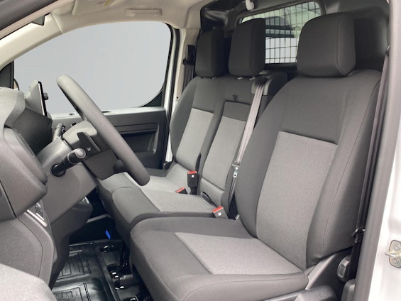 Vehicle image 14 Vehicle image 14