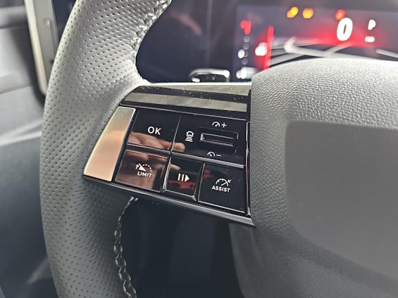 Vehicle image 25 Vehicle image 25