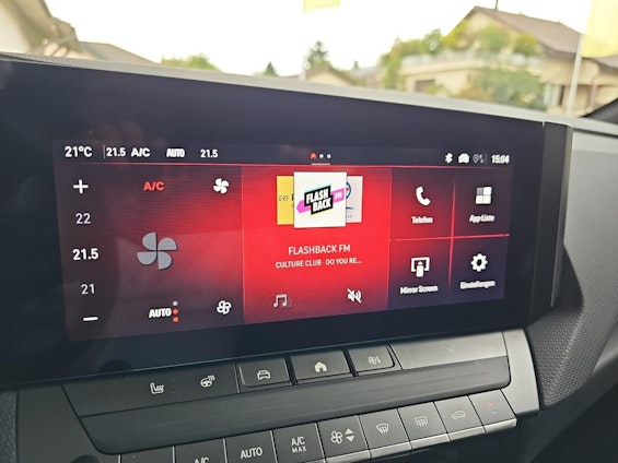 Vehicle image 19 Vehicle image 19