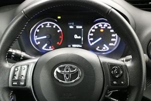 Vehicle image TOYOTA Yaris 1.5 VVT-iE Trend