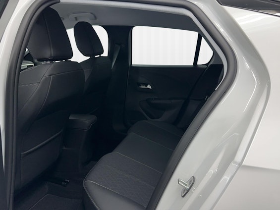 Vehicle image 9 Vehicle image 9