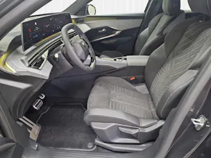 Peugeot E-3008 GT