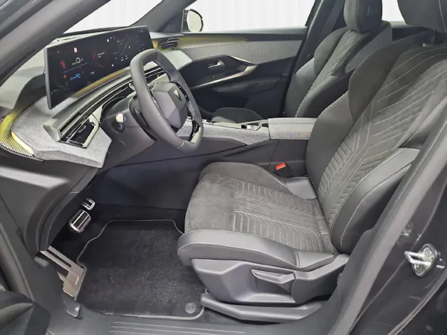 Peugeot E-3008 GT