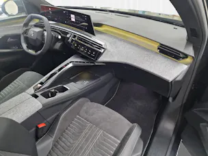 Peugeot E-3008 GT
