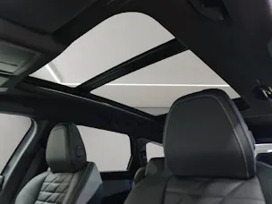 Peugeot e-5008 GT