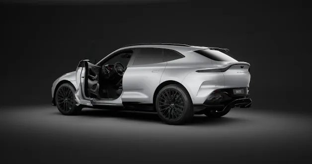 Aston Martin DBX 707 4.0 V8 Bi-Turbo