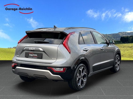 Vehicle image 4 Vehicle image 4