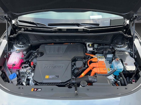 Vehicle image 17 Vehicle image 17