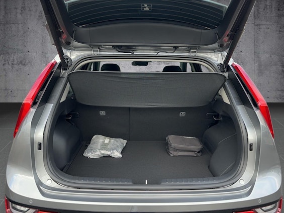 Vehicle image 16 Vehicle image 16