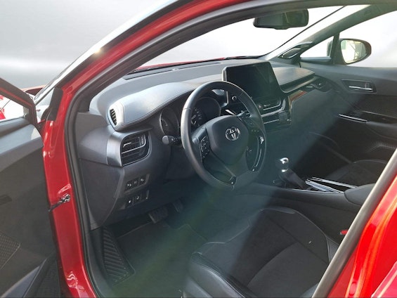 Vehicle image 18