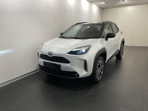 First vehicle image