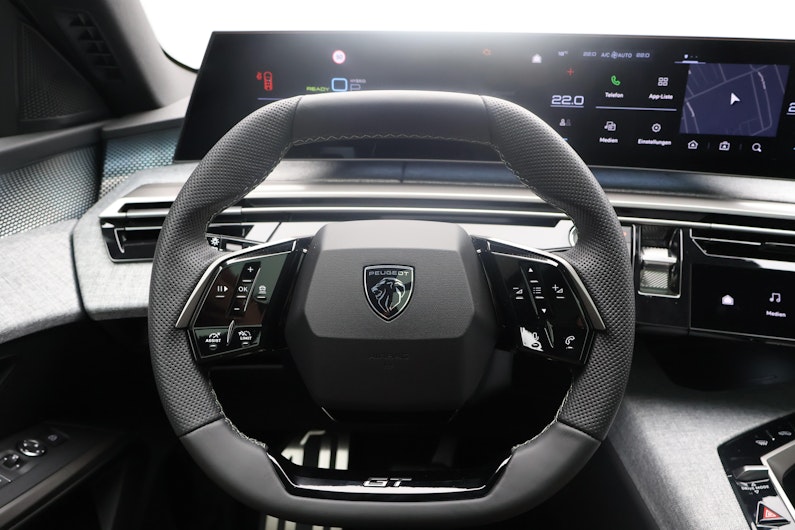 Vehicle image PEUGEOT 5008