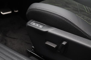 Vehicle image PEUGEOT 2008 1.2 Hybrid GT