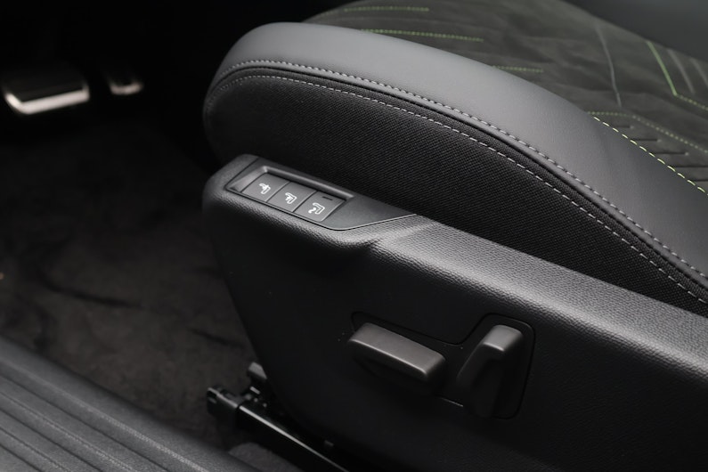 Vehicle image PEUGEOT 2008