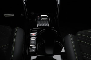 Vehicle image PEUGEOT 2008 1.2 Hybrid GT