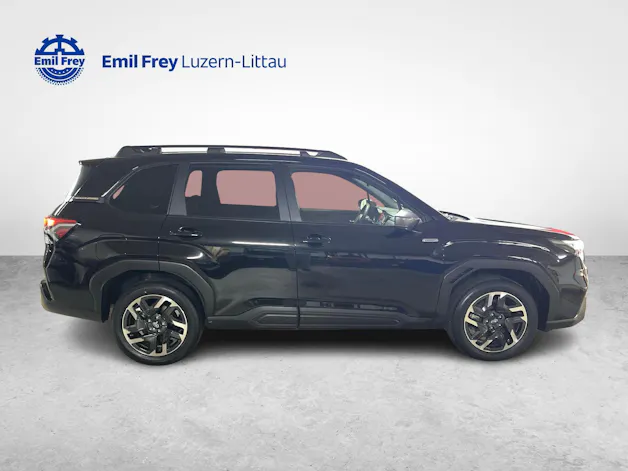 Subaru Forester Station 2.0i e-Boxer Swiss Plus