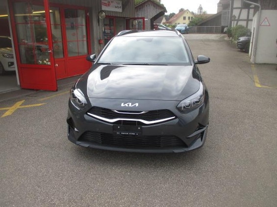 First vehicle image