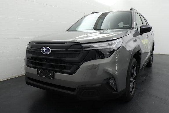SUBARU Forester Station 2.0i e-Boxer Swiss Plus 1