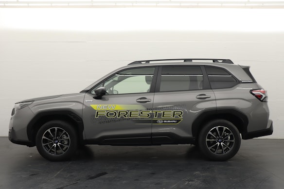 SUBARU Forester Station 2.0i e-Boxer Swiss Plus 3