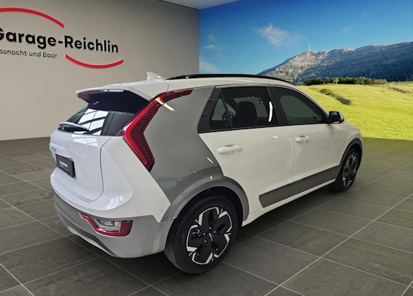 Vehicle image 4 Vehicle image 4