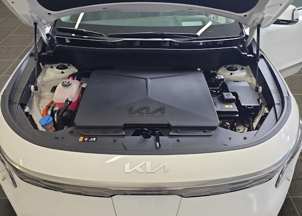 Vehicle image 17 Vehicle image 17