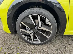 Peugeot 208 e-GT