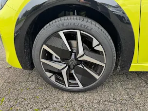 Peugeot 208 e-GT