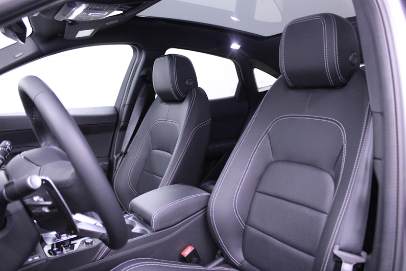 Vehicle image JAGUAR E-PACE