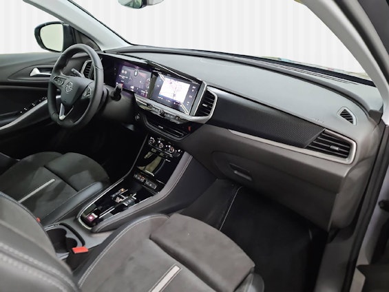 Vehicle image 9 Vehicle image 9