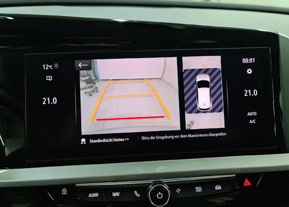 Vehicle image 14 Vehicle image 14