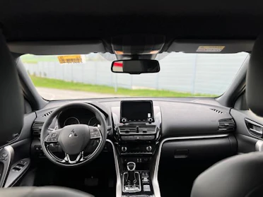 MITSUBISHI ECLIPSE CROSS 6