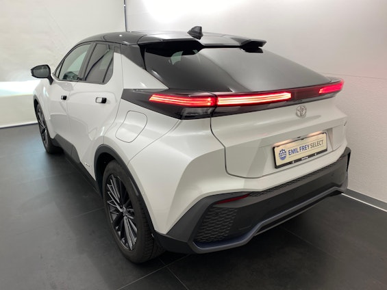 Vehicle image 6