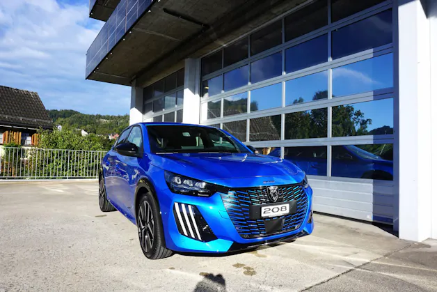 Peugeot 208 1.2 Hybrid GT