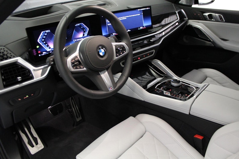 Vehicle image BMW X6
