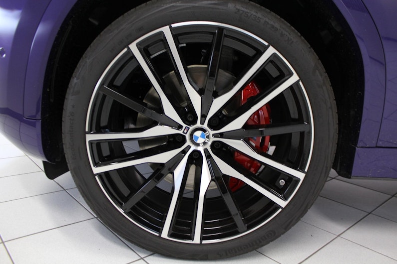 Vehicle image BMW X6