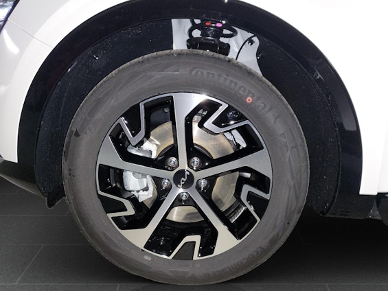 Vehicle image 19 Vehicle image 19