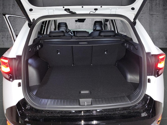 Vehicle image 16 Vehicle image 16