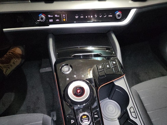 Vehicle image 14 Vehicle image 14