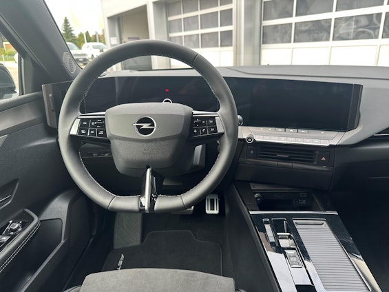 Vehicle image 3 Vehicle image 3