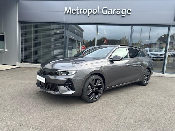 First vehicle image First vehicle image