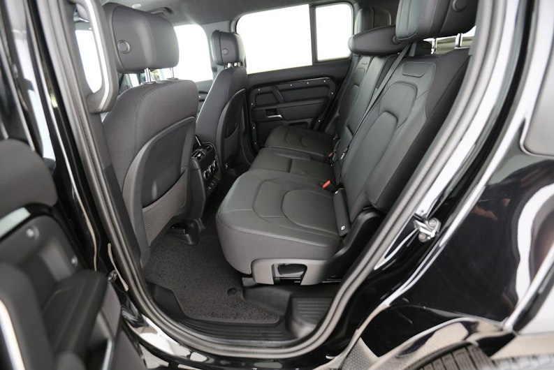 Vehicle image LAND ROVER DEFENDER