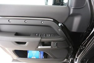 Vehicle image LAND ROVER Defender 130 3.0 D I6 300 X