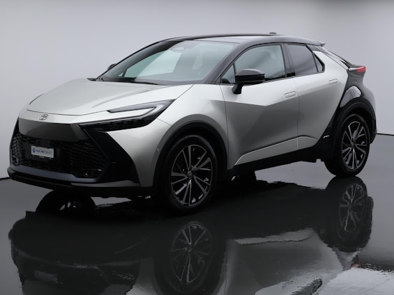 First vehicle image