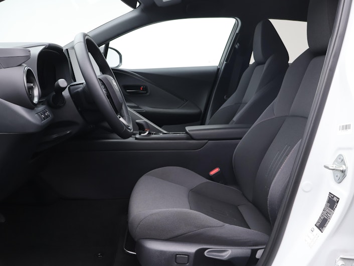 Vehicle image TOYOTA C-HR