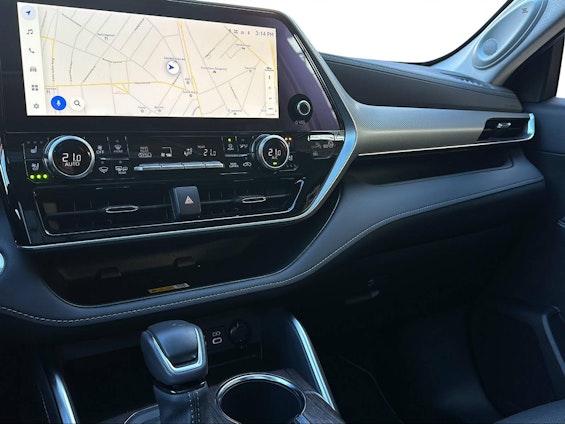 Vehicle image 12 Vehicle image 12