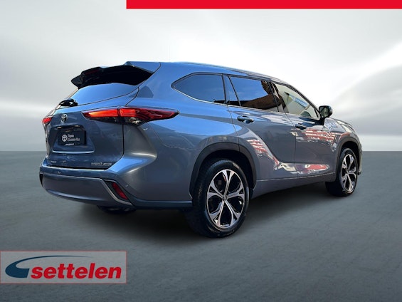 Vehicle image 4 Vehicle image 4