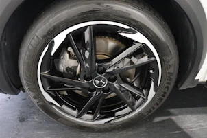 Fahrzeugbild DS AUTOMOBILES DS7 Crossback 1.6 E-Tense Be Chic 4x4