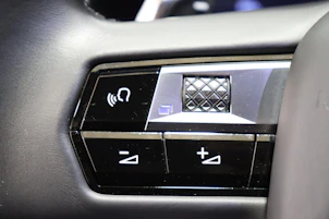 Fahrzeugbild DS AUTOMOBILES DS7 Crossback 1.6 E-Tense Be Chic 4x4