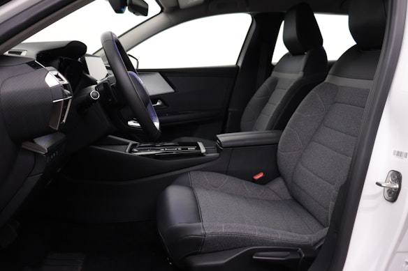CITROEN C5 X 1.6 Plug-in Hybrid Swiss Edition 2